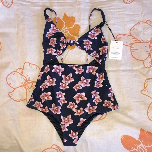 Acacia Isle Indies - Picture 1 of 1